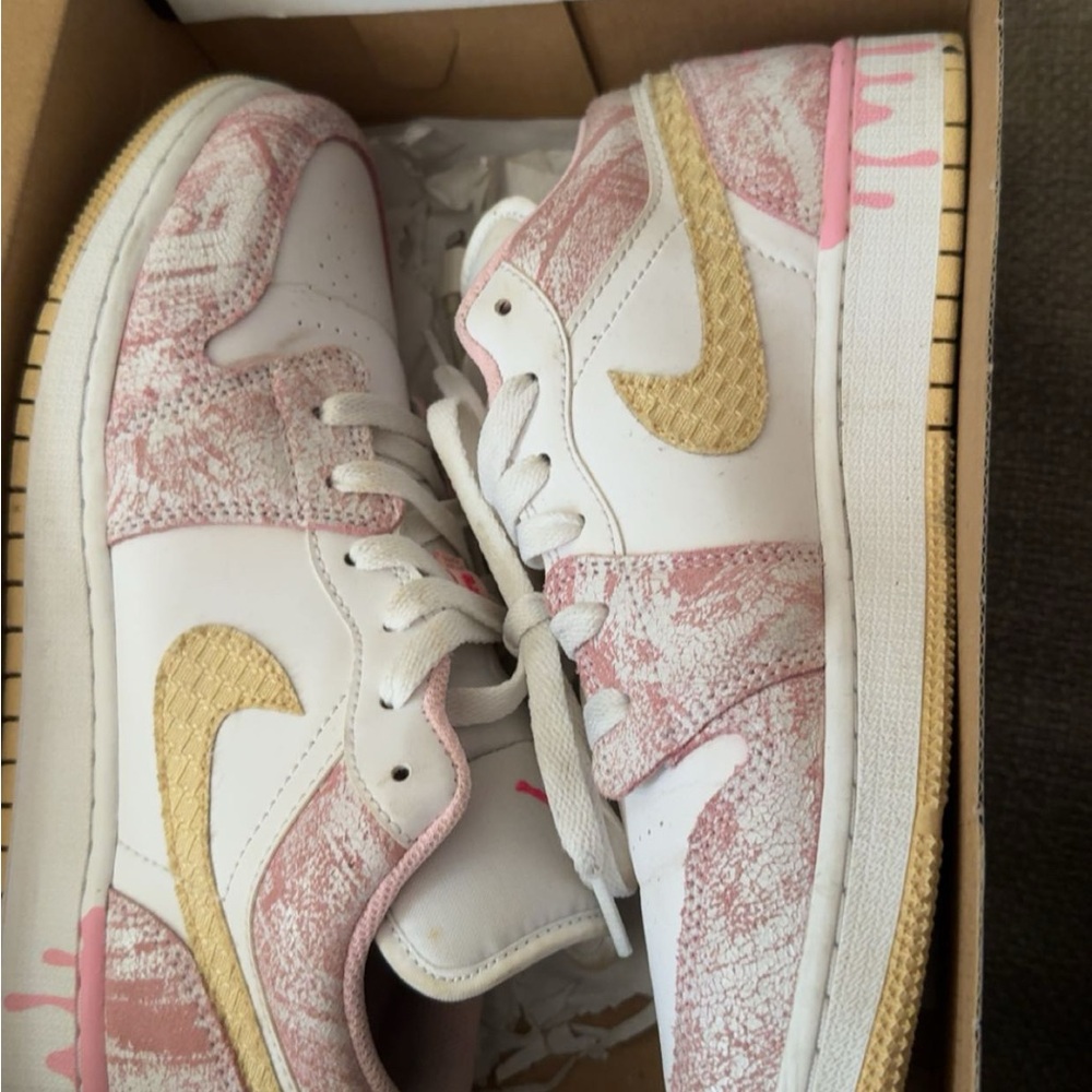 Nike White and Pink Sneakers with Gold Details